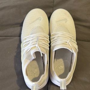 All white Nike Presto’s Women